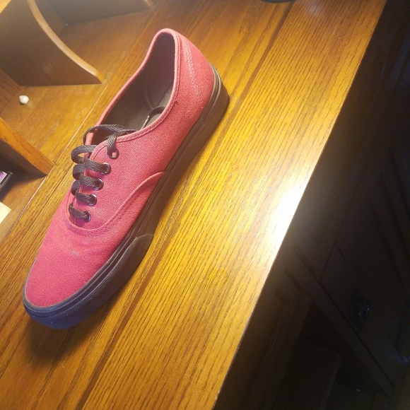 Vans - Picture 3 of 4